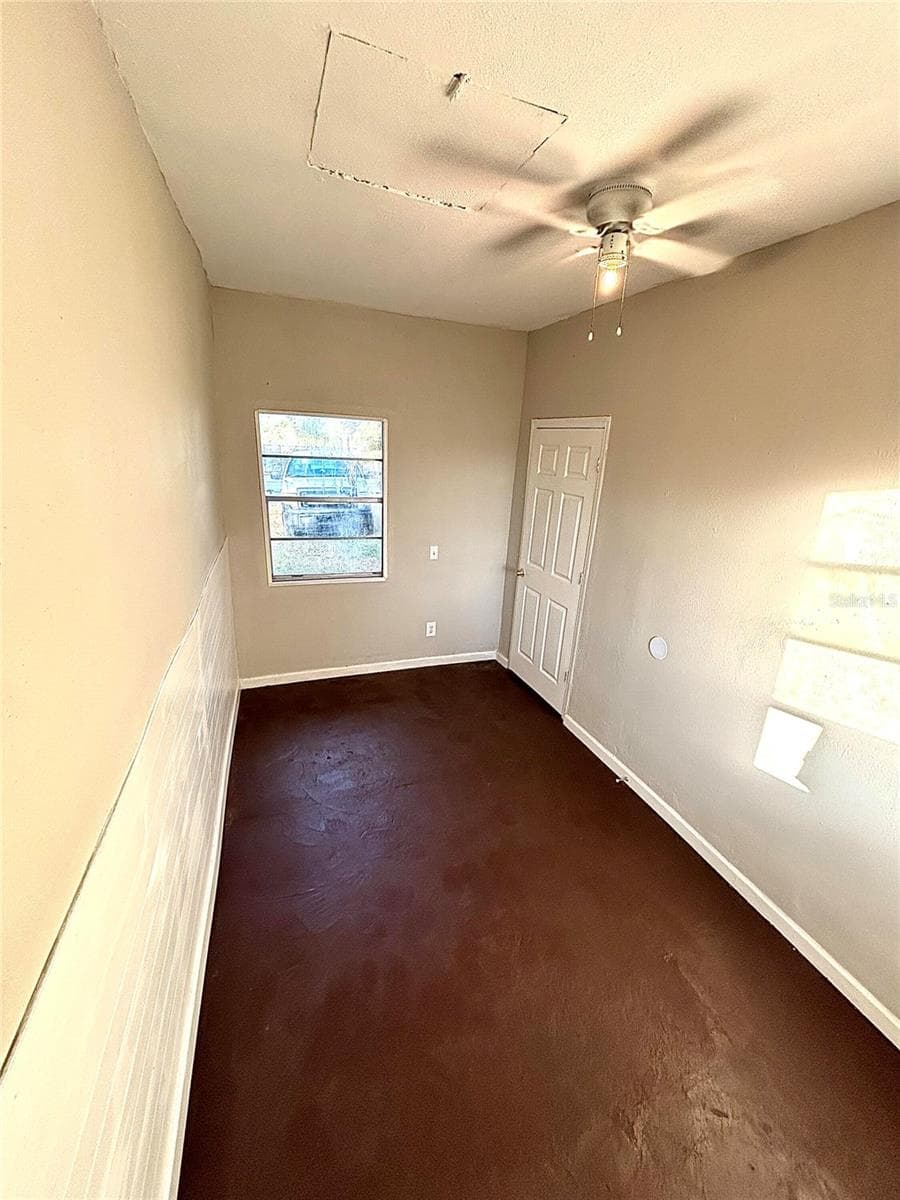 215 BUENA VISTA DRIVE — photo 16 of 19