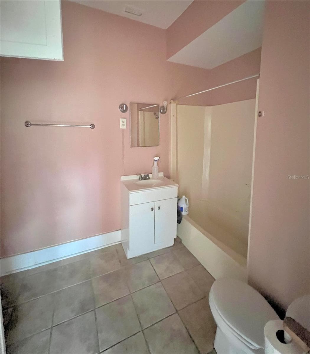 215 BUENA VISTA DRIVE — photo 10 of 19