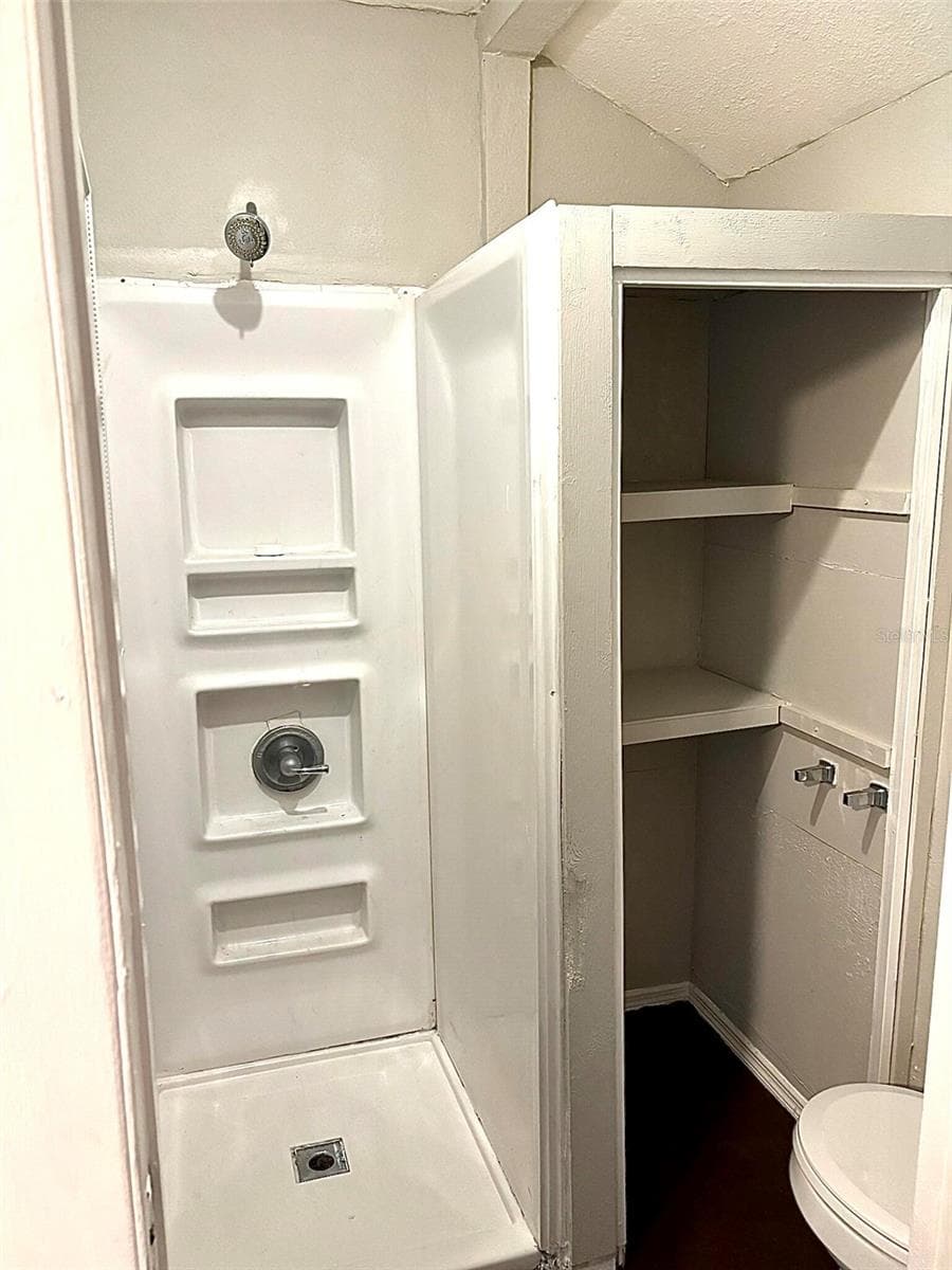 215 BUENA VISTA DRIVE — photo 18 of 19