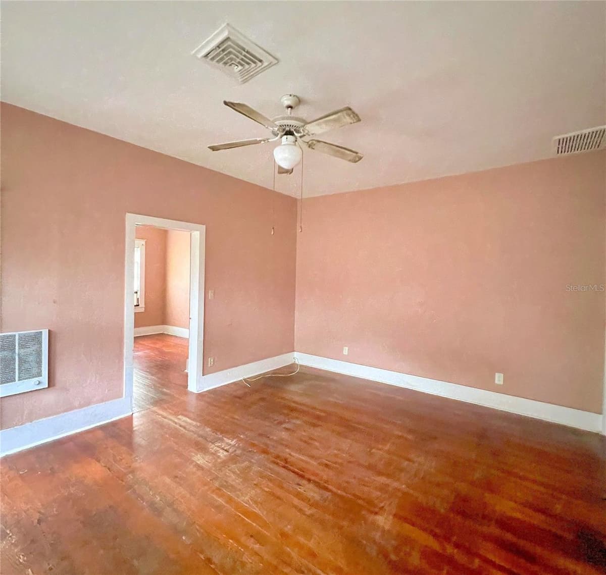 215 BUENA VISTA DRIVE — photo 6 of 19