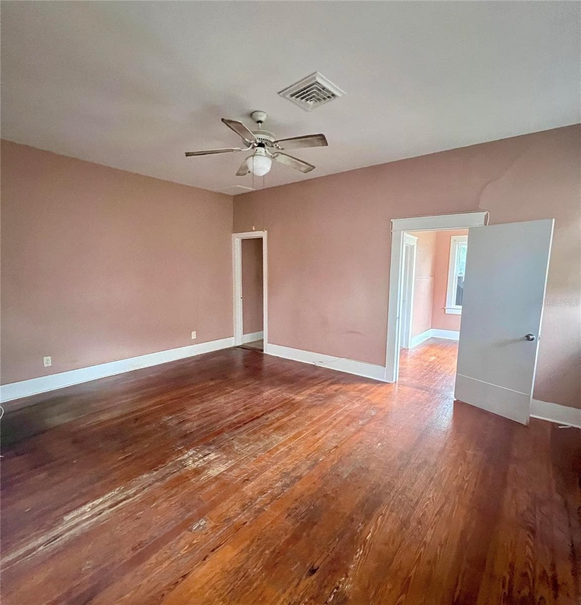 215 BUENA VISTA DRIVE — photo 5 of 19