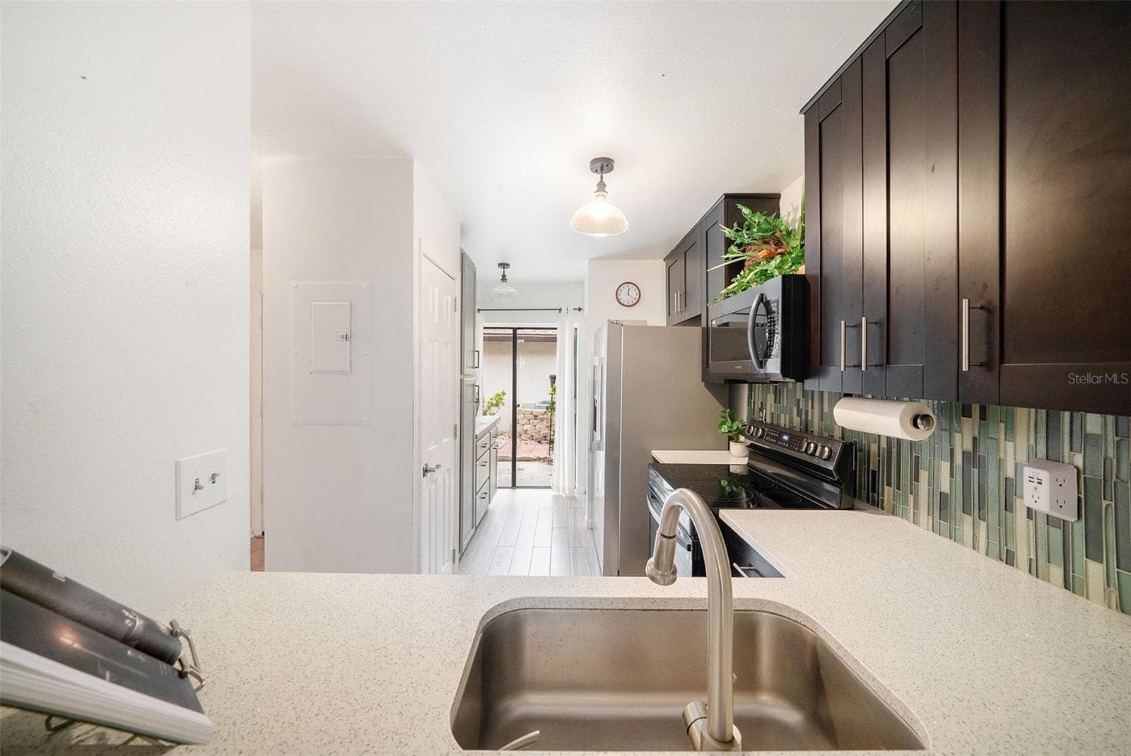 1923 BAYSHORE COURT — photo 10 of 26