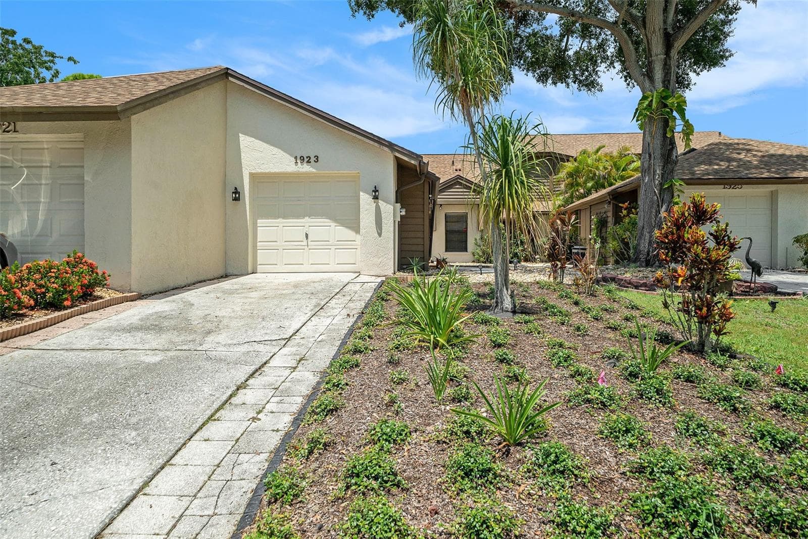1923 BAYSHORE COURT — photo 2 of 26