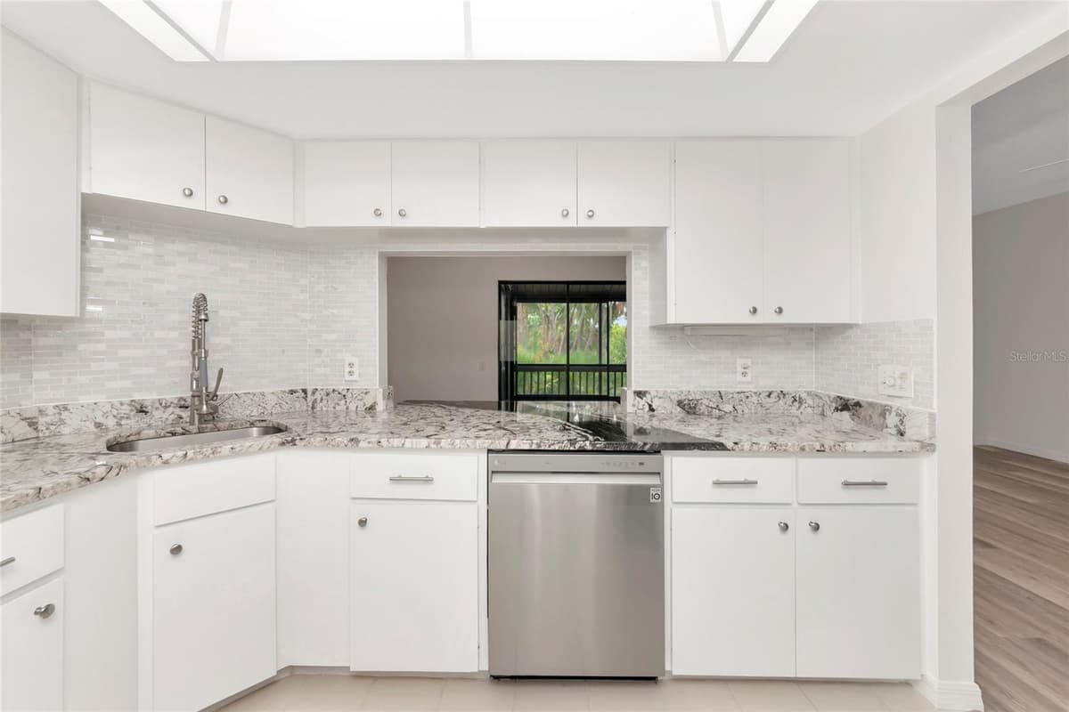 116 WOODLAND PLACE — photo 12 of 45