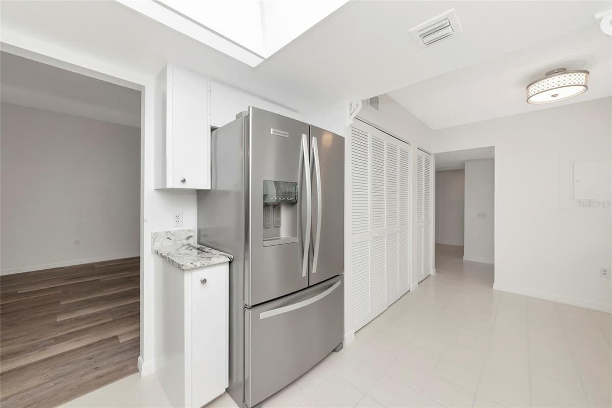 116 WOODLAND PLACE — photo 9 of 45