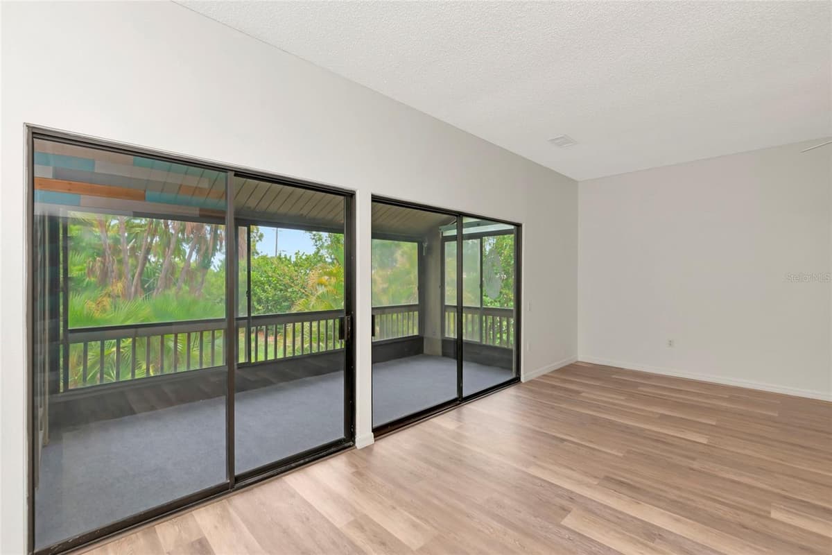 116 WOODLAND PLACE — photo 18 of 45