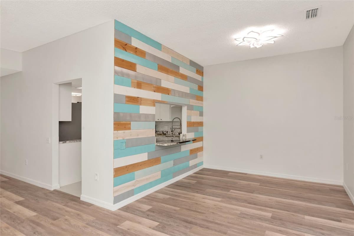 116 WOODLAND PLACE — photo 19 of 45