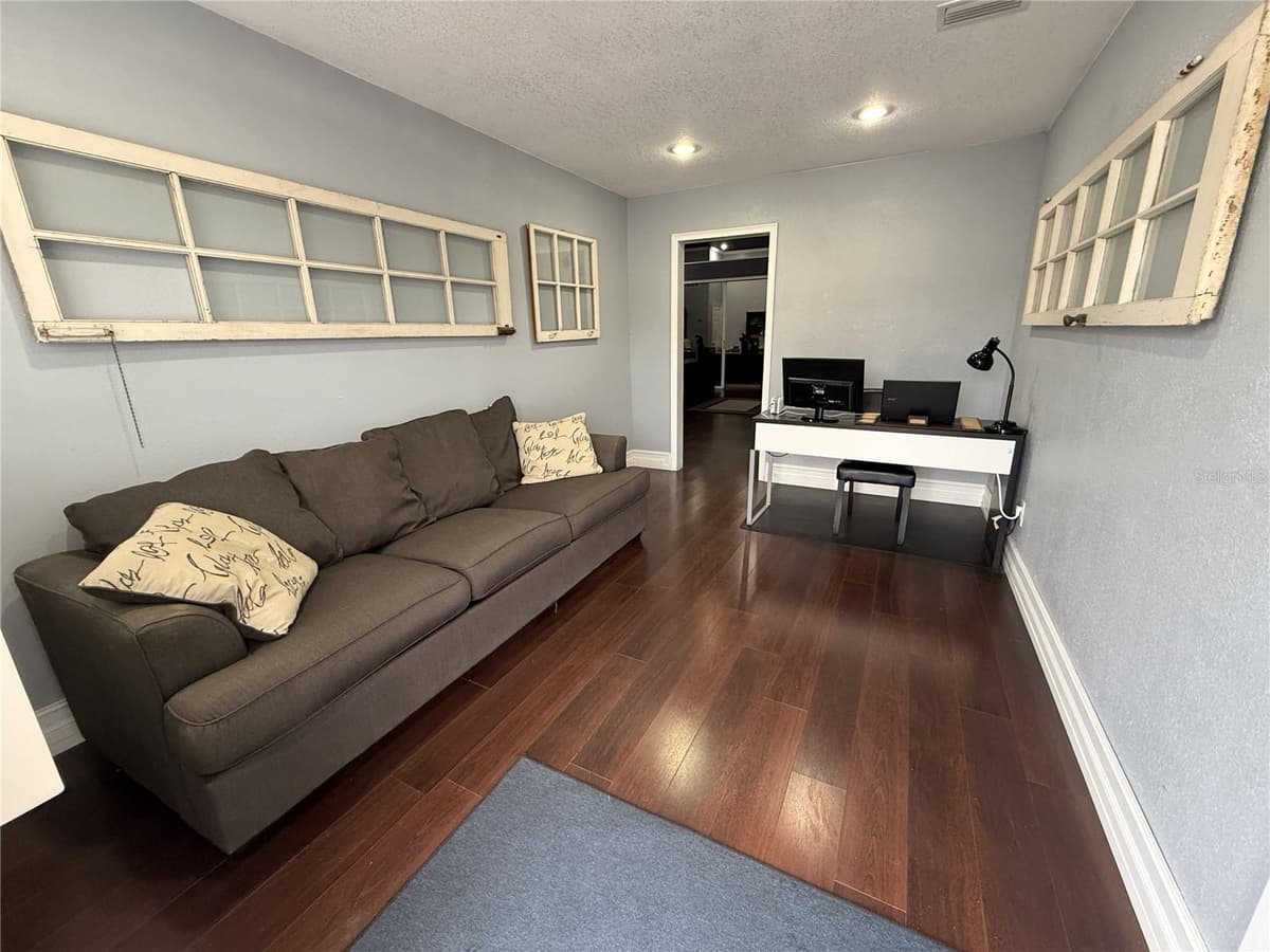 245 BLUE SPRINGS AVENUE — photo 1 of 16