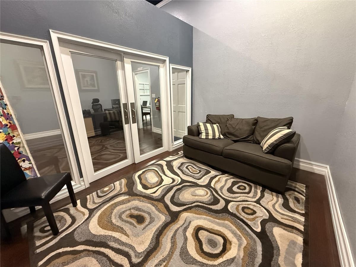 245 BLUE SPRINGS AVENUE — photo 5 of 16