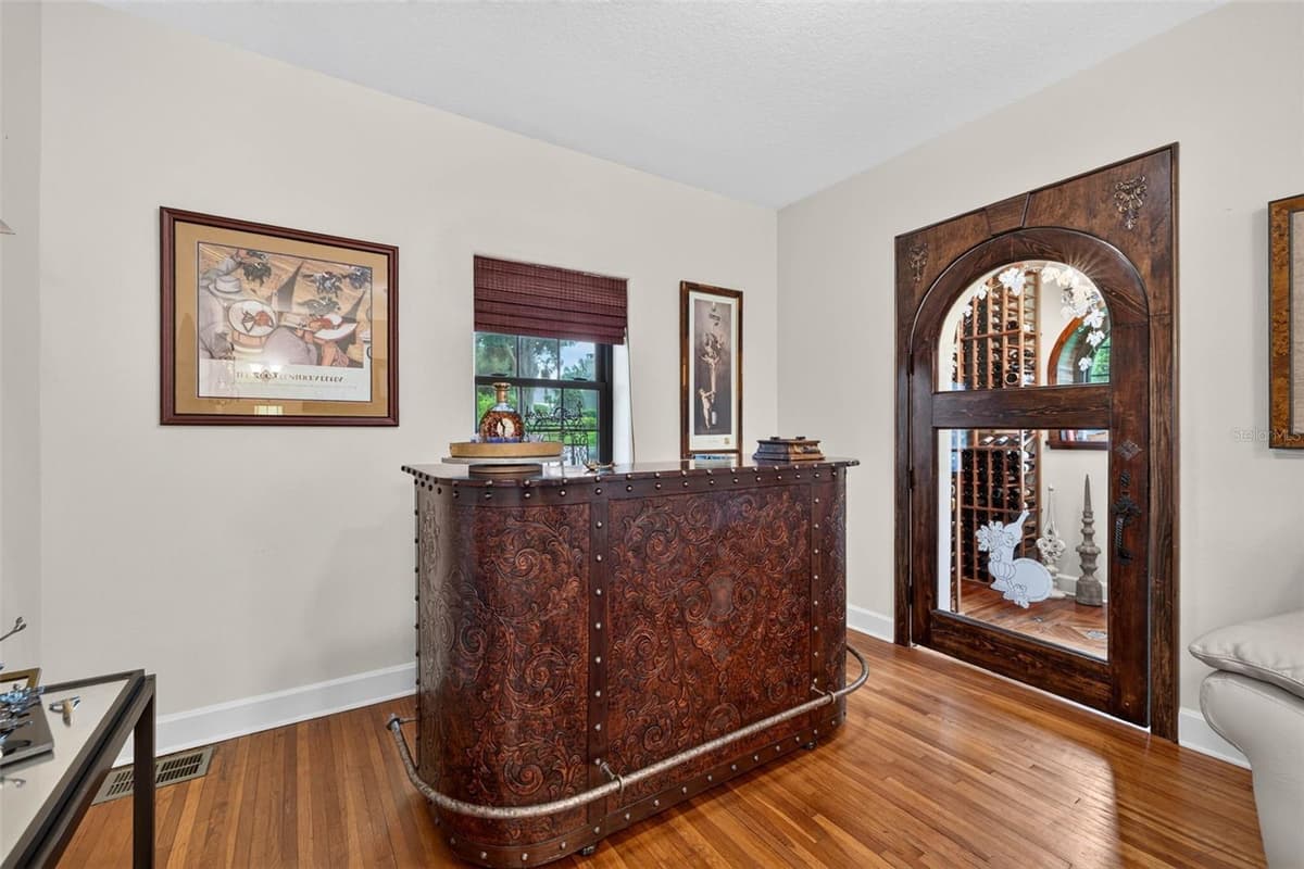 322 ROEBLING ROAD — photo 19 of 46