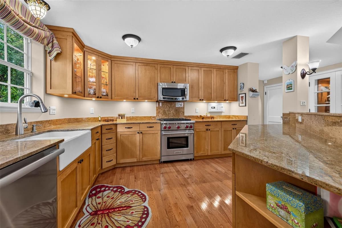 322 ROEBLING ROAD — photo 4 of 46