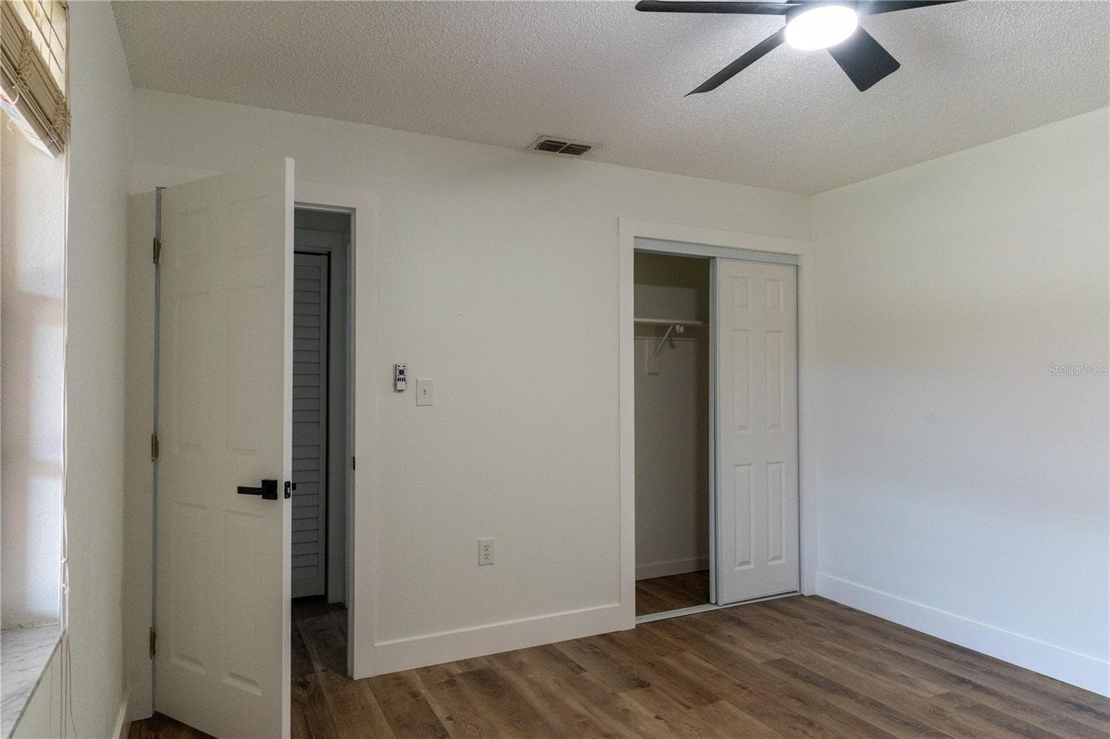 661 LAKE CAROLYN CIRCLE — photo 14 of 38