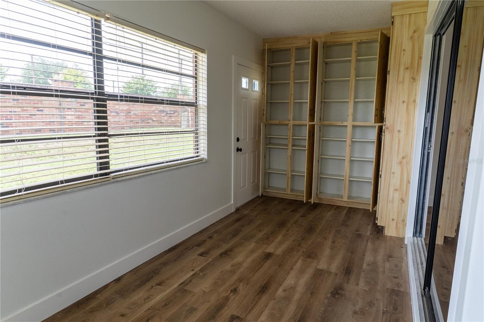661 LAKE CAROLYN CIRCLE — photo 32 of 38