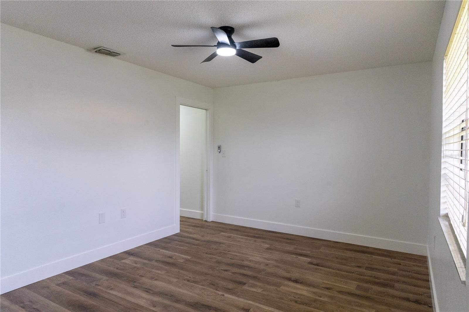 661 LAKE CAROLYN CIRCLE — photo 26 of 38
