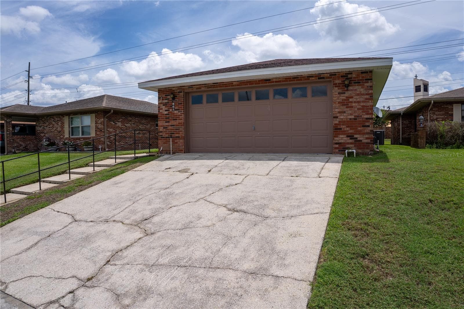 661 LAKE CAROLYN CIRCLE — photo 4 of 38