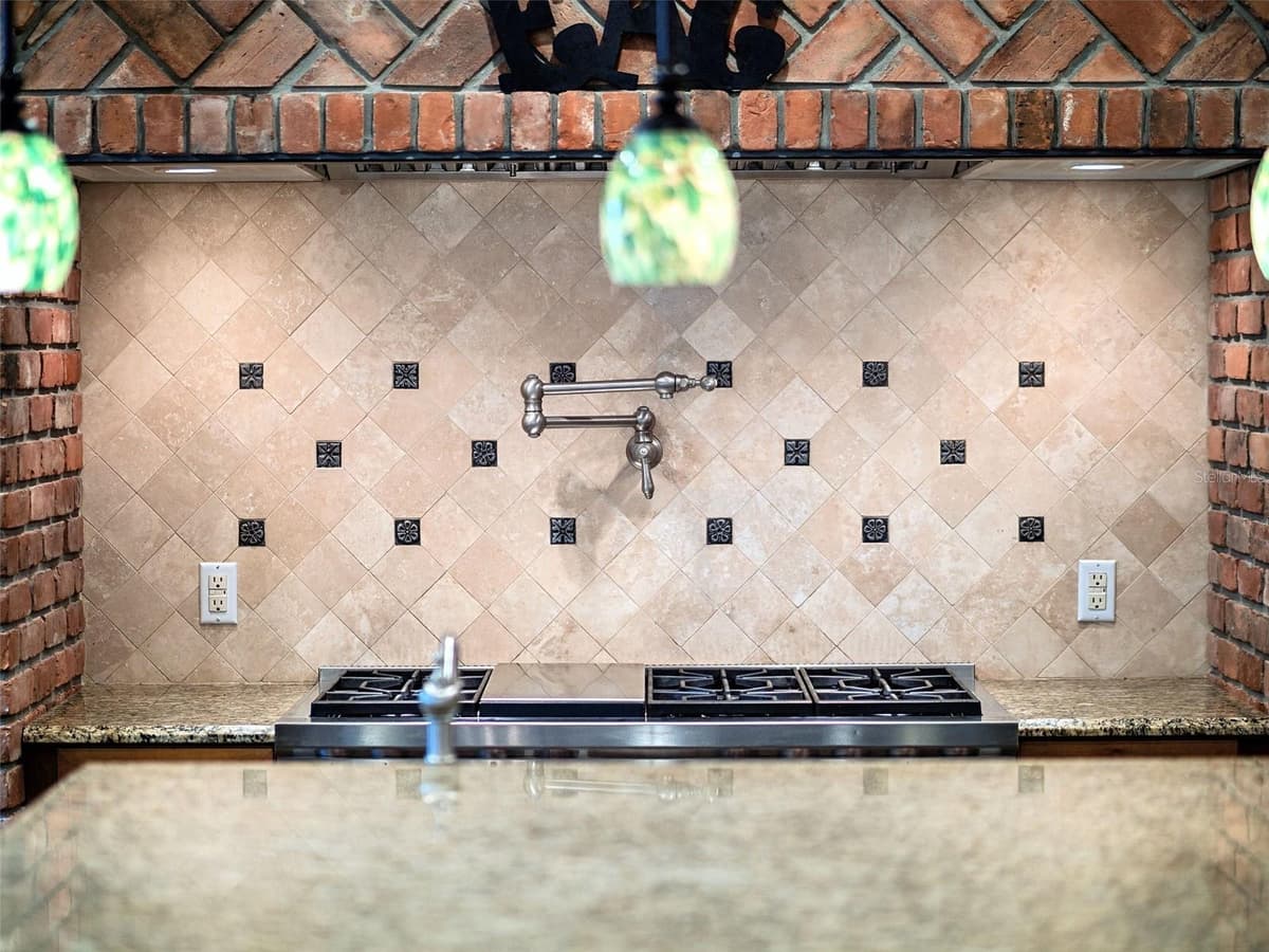 1600 LEGION DRIVE — photo 19 of 70