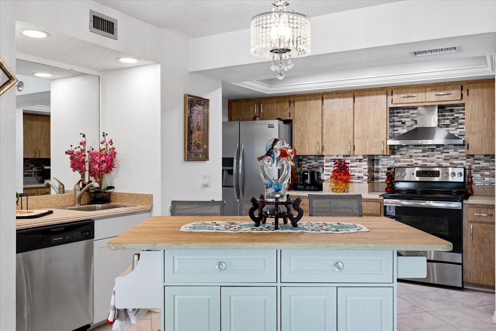1651 SAND KEY ESTATES COURT — photo 14 of 50