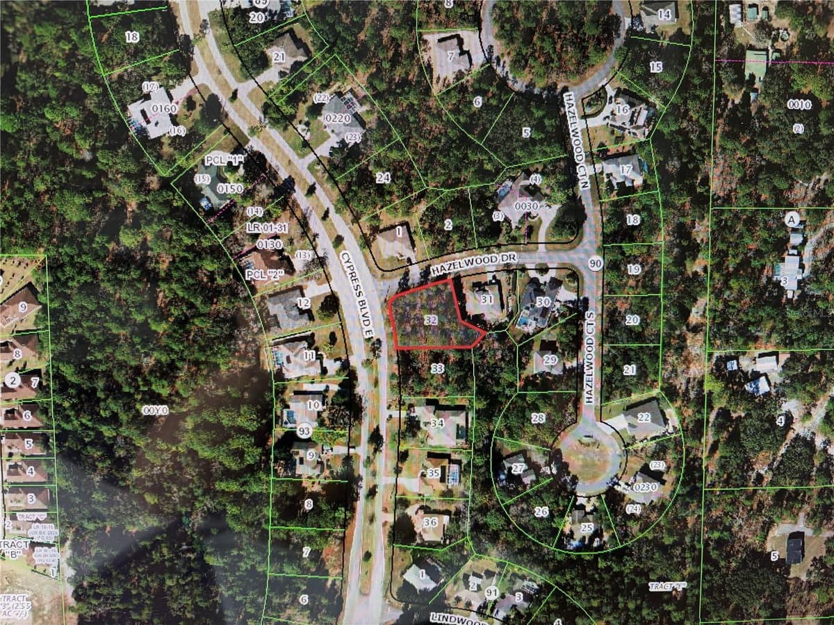1 HAZELWOOD DRIVE — photo 3 of 7