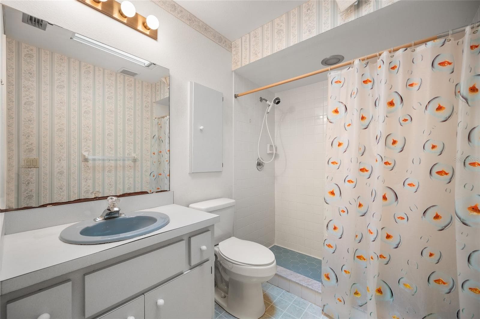 221 HIGH POINT DRIVE — photo 15 of 36