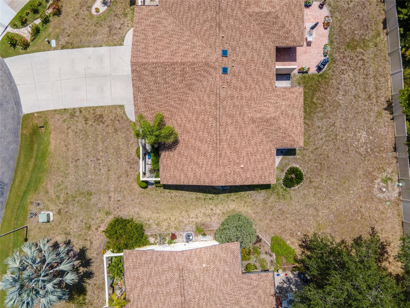 221 HIGH POINT DRIVE — photo 36 of 36