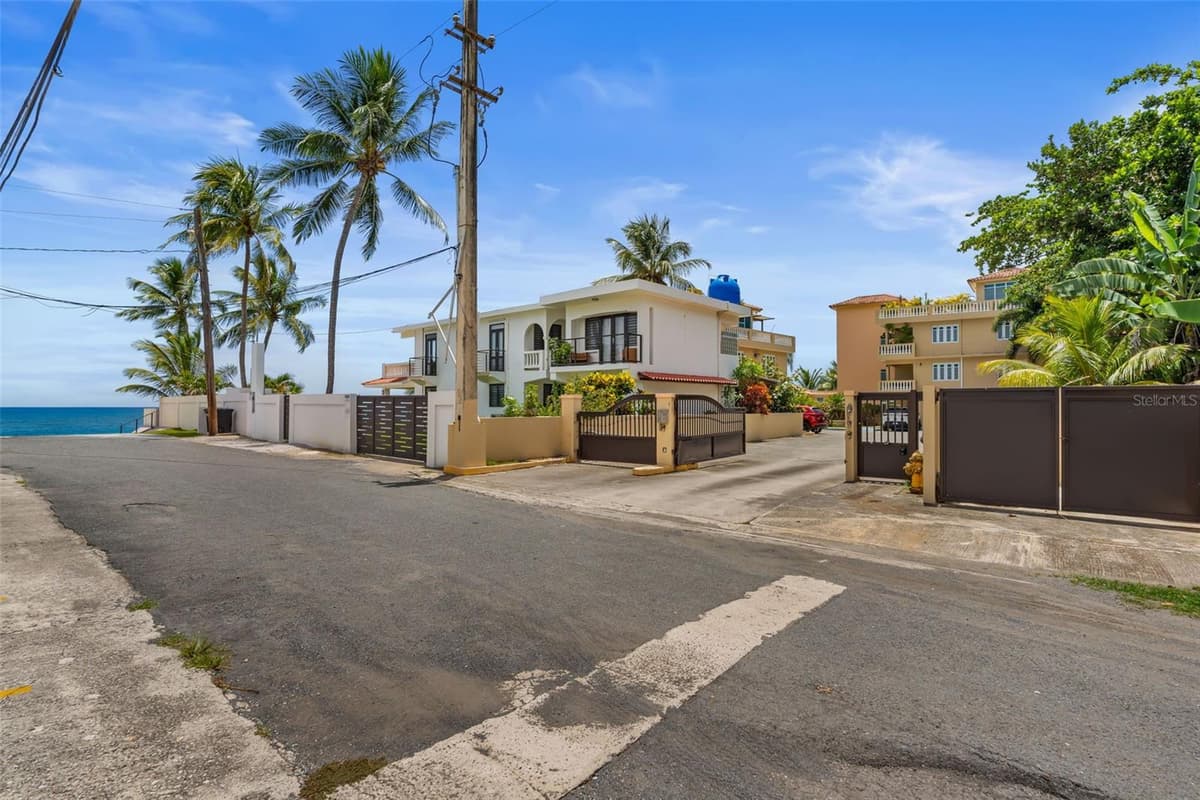 8 CONDO OCEAN VIEW CASTLE — photo 40 of 56