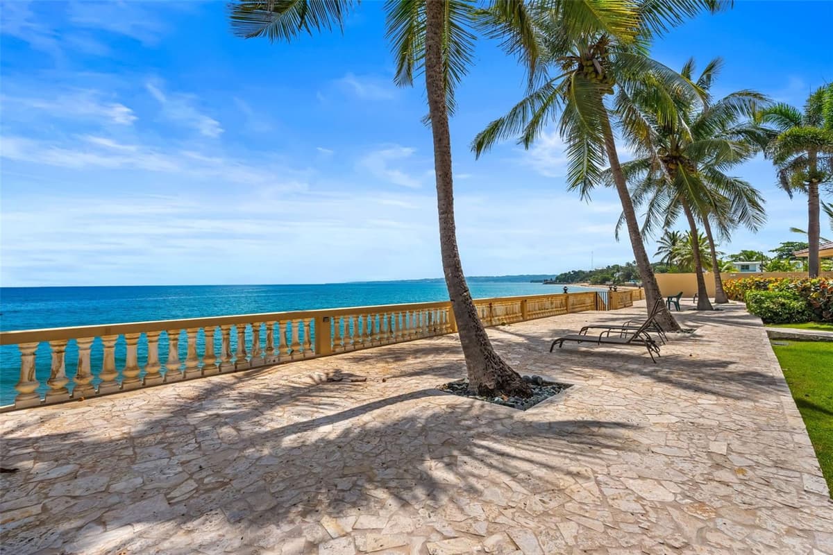 8 CONDO OCEAN VIEW CASTLE — photo 41 of 56