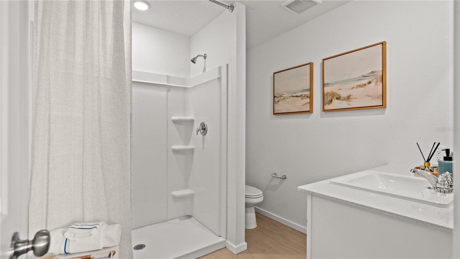 571 ARTEMIS STREET — photo 7 of 22