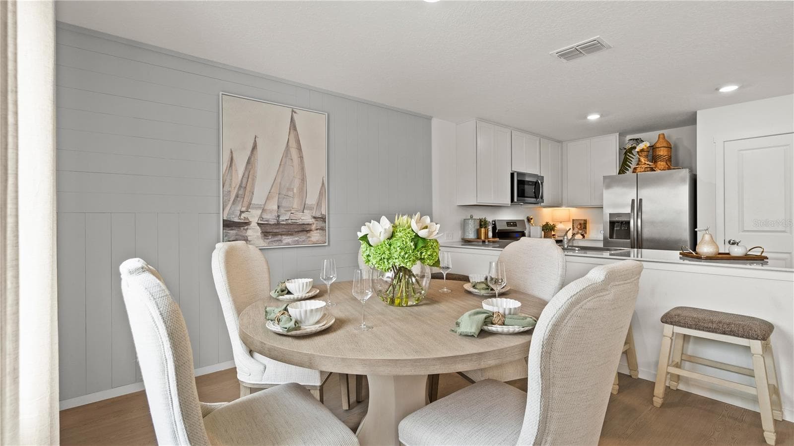 571 ARTEMIS STREET — photo 3 of 22