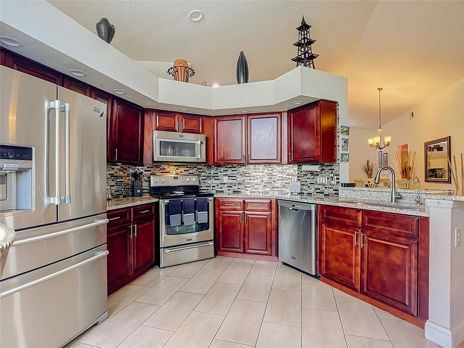 14208 AVONLEA COURT — photo 14 of 54