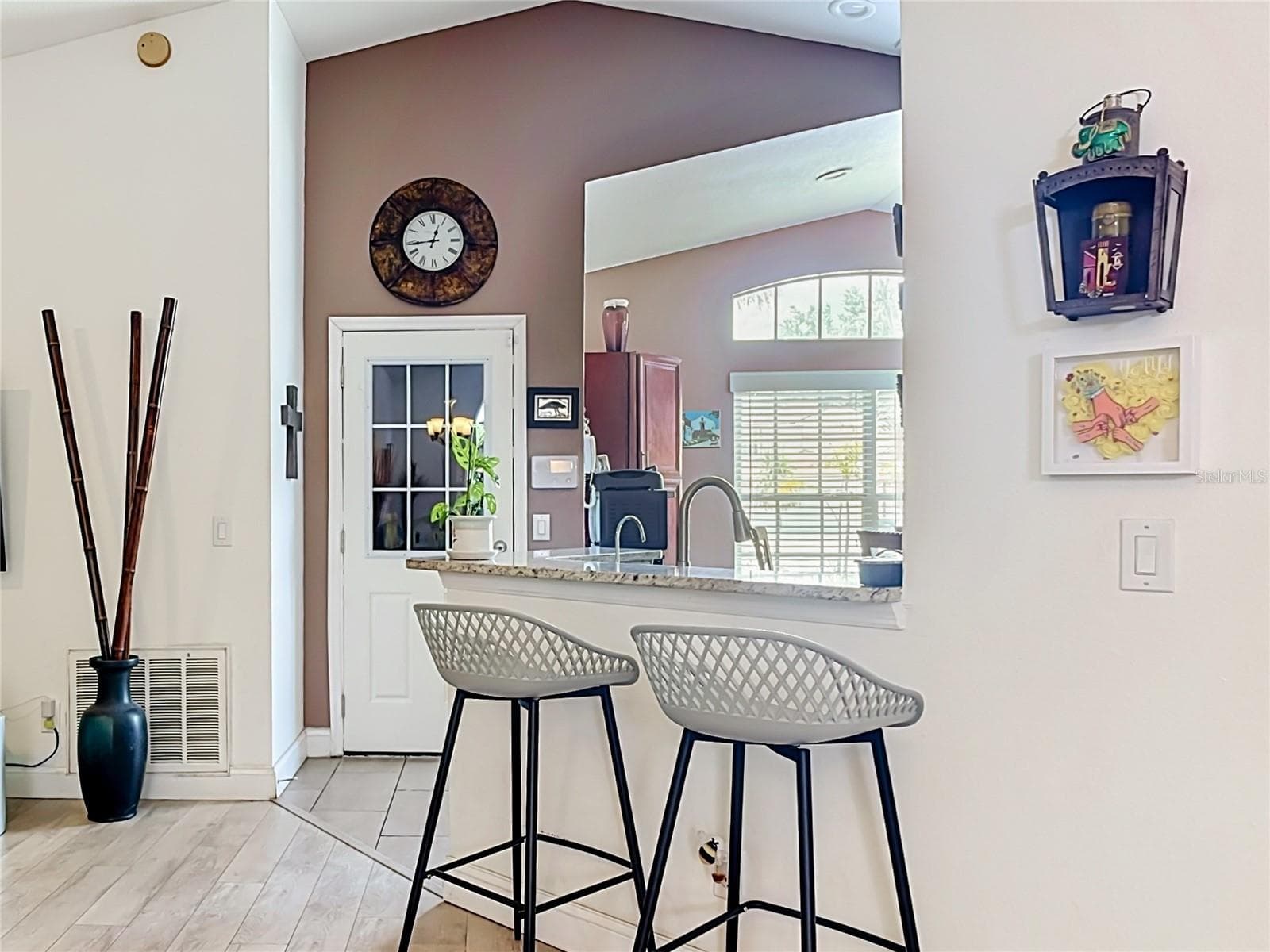 14208 AVONLEA COURT — photo 12 of 54