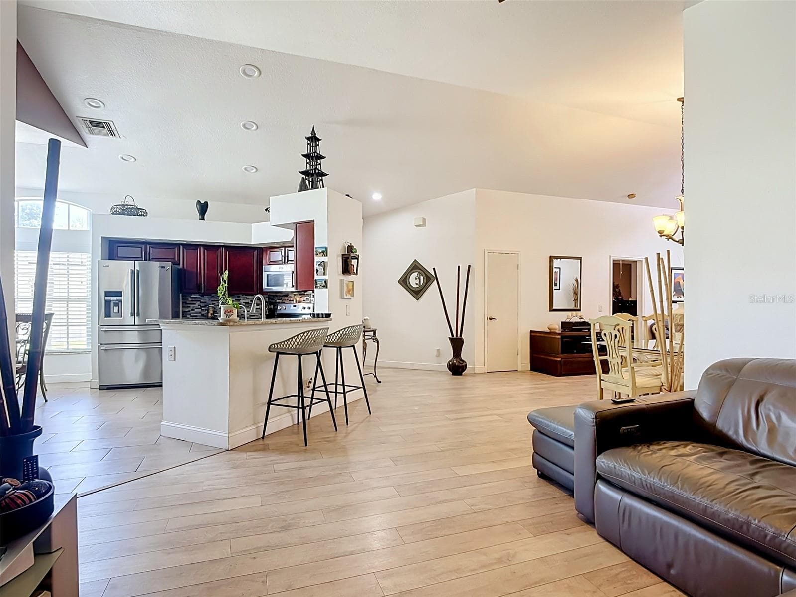 14208 AVONLEA COURT — photo 11 of 54