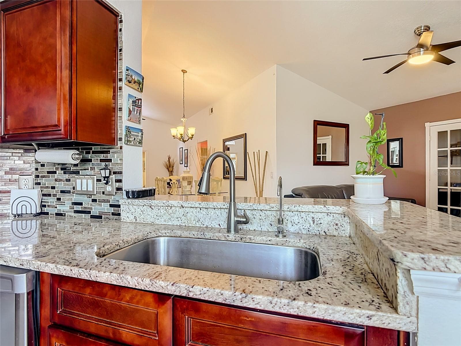 14208 AVONLEA COURT — photo 15 of 54