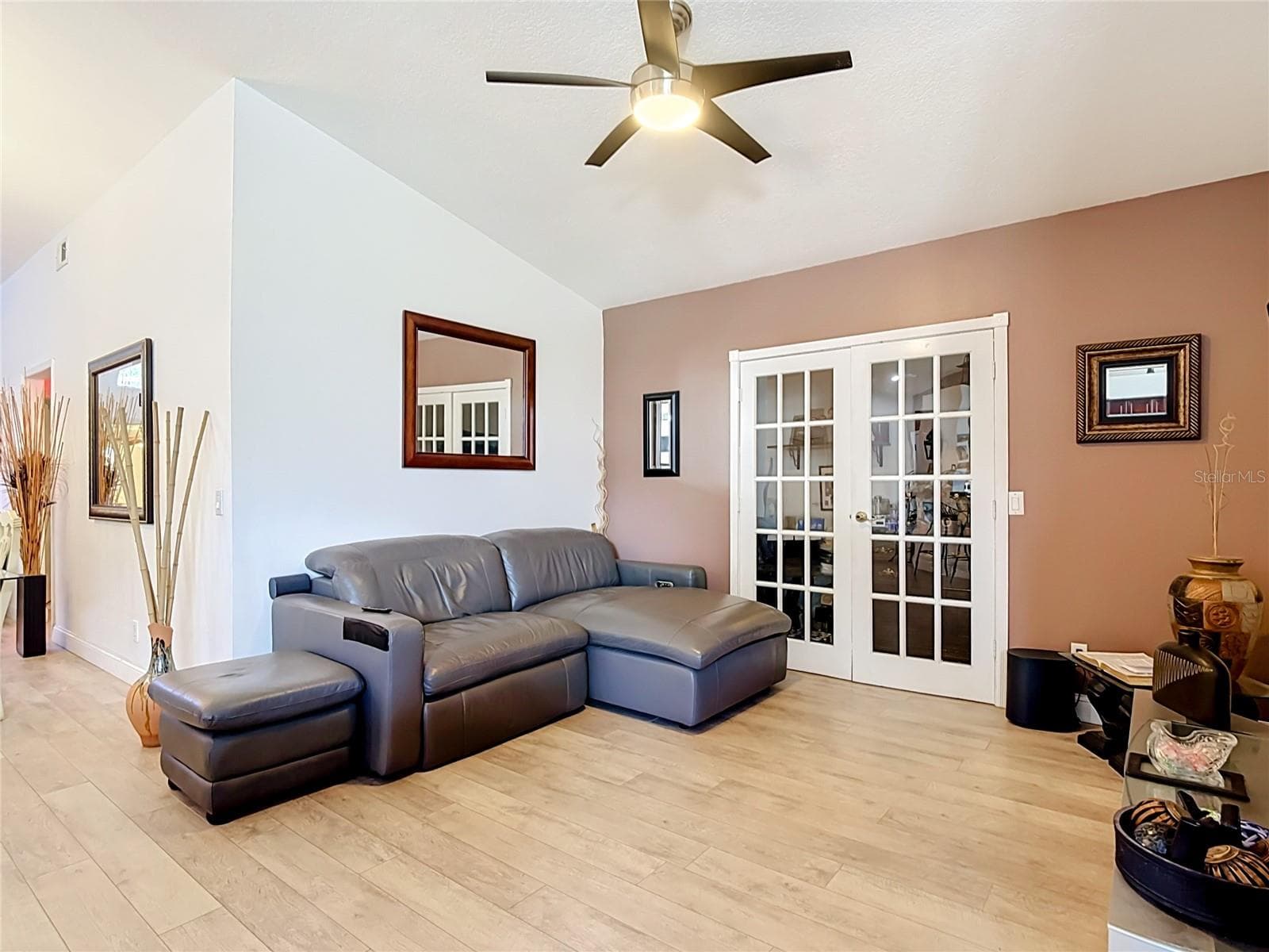 14208 AVONLEA COURT — photo 10 of 54