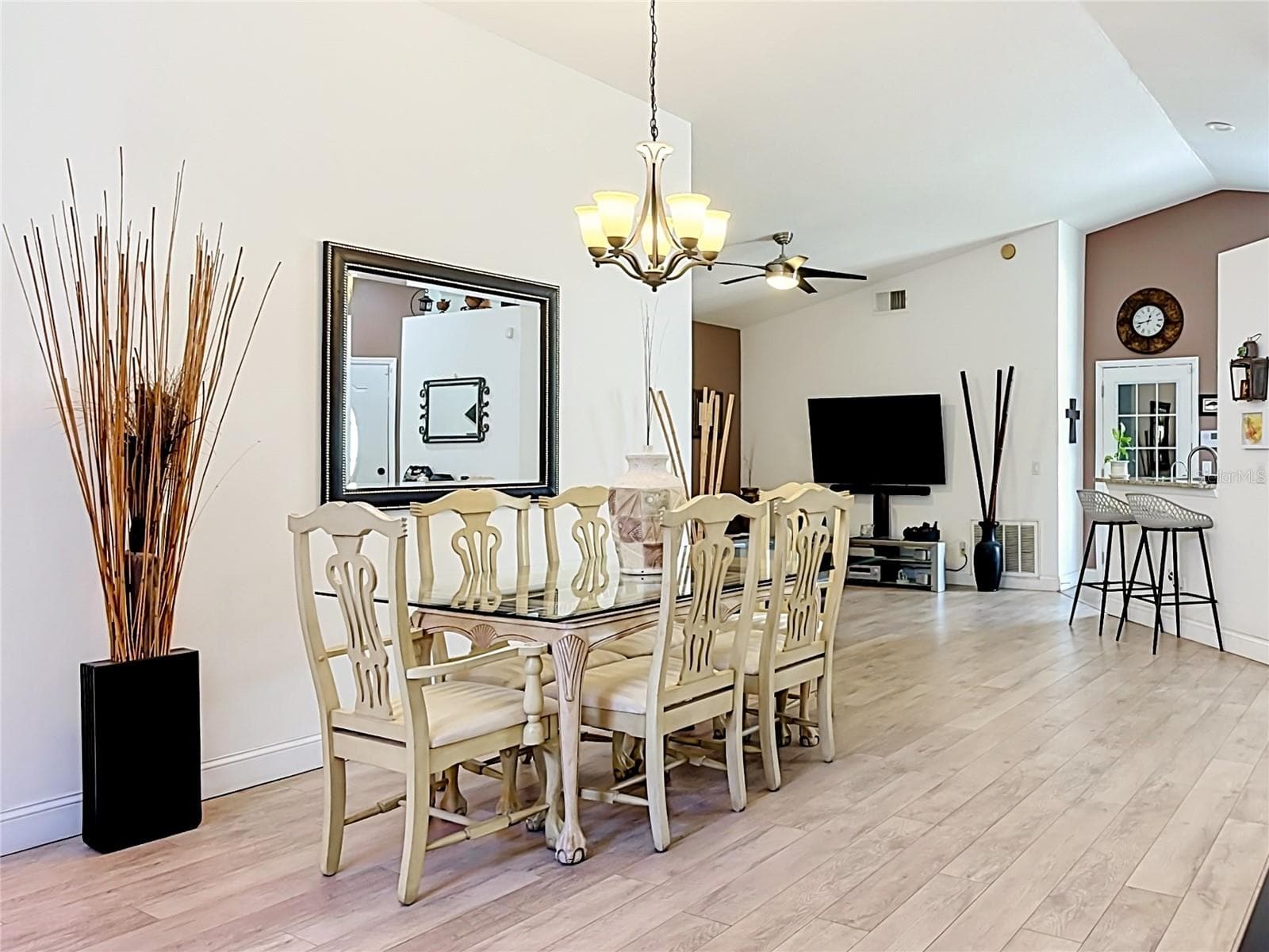 14208 AVONLEA COURT — photo 7 of 54
