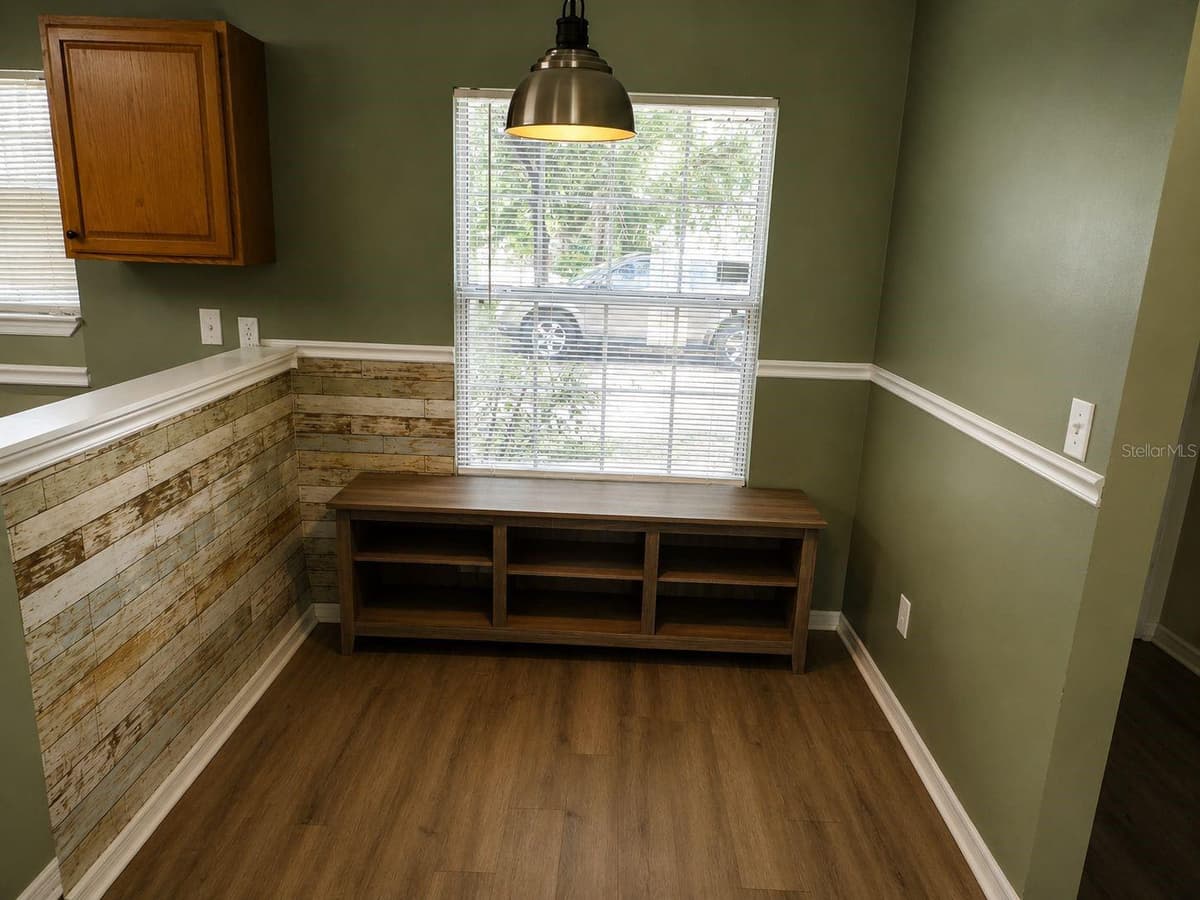 901 PECAN STREET — photo 14 of 26