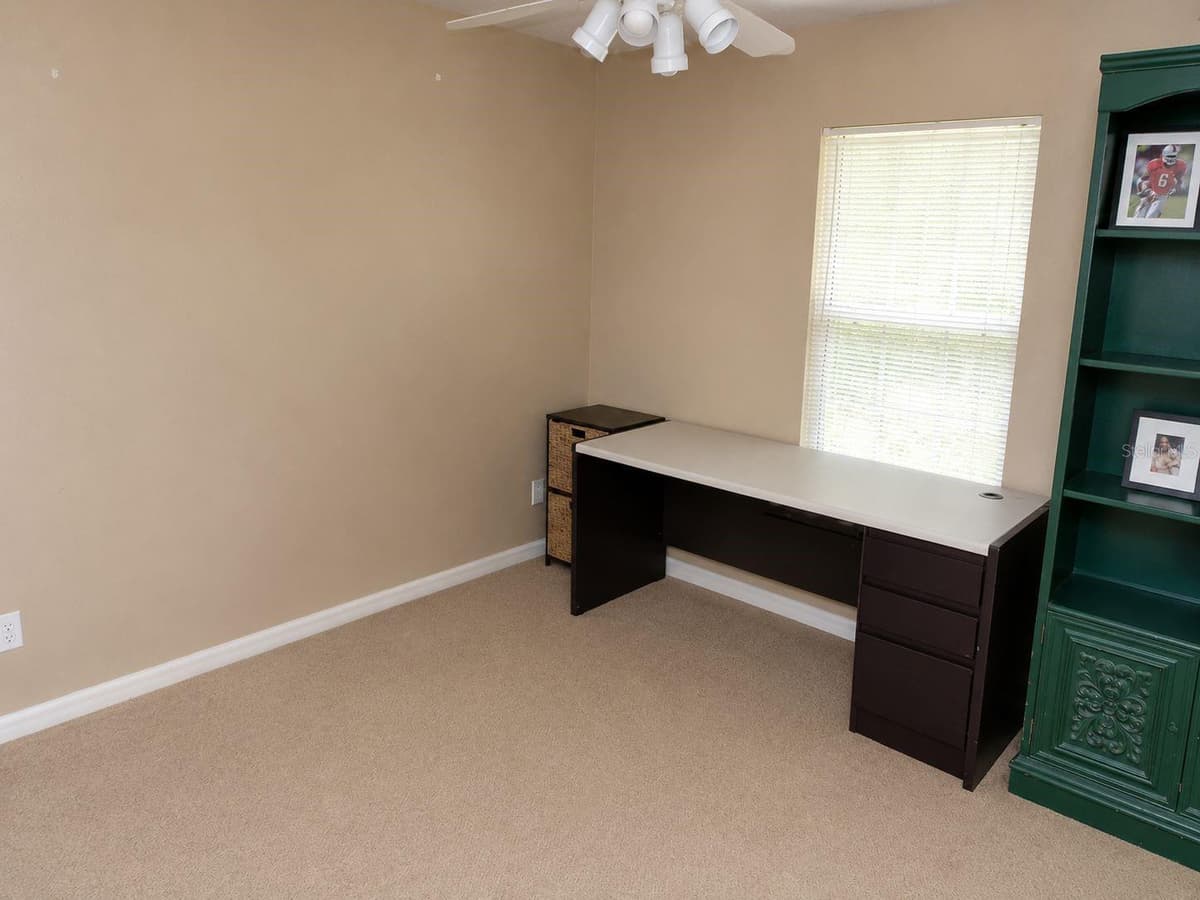 901 PECAN STREET — photo 5 of 26