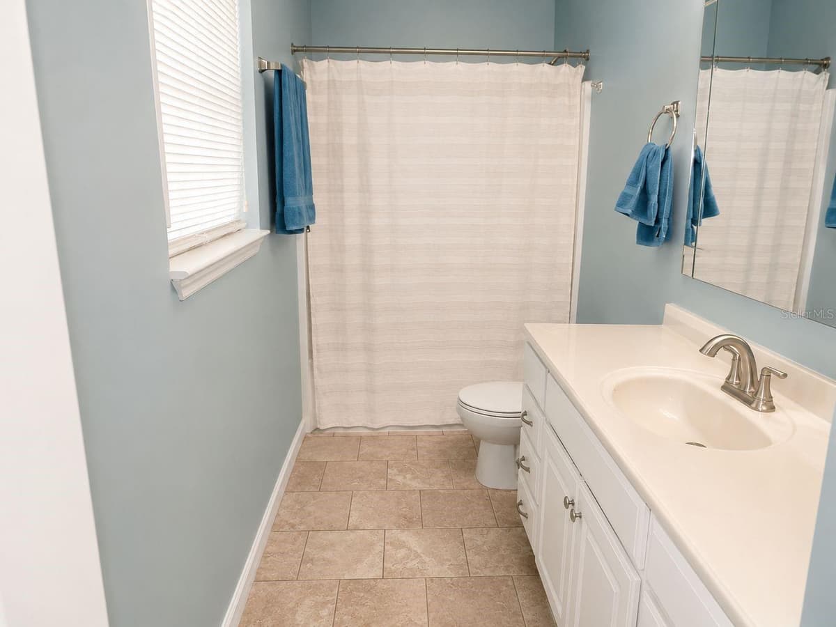901 PECAN STREET — photo 21 of 26