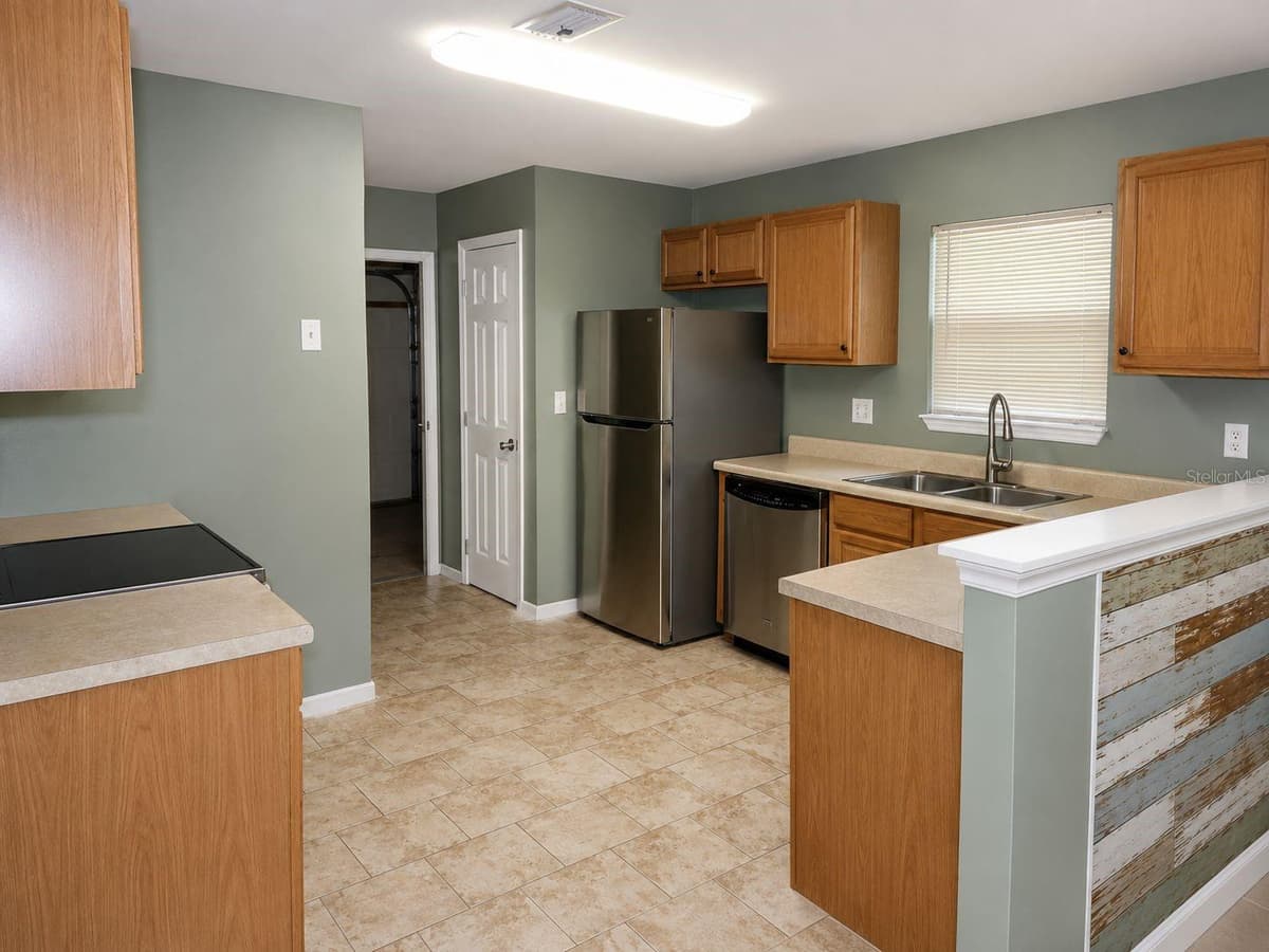 901 PECAN STREET — photo 15 of 26