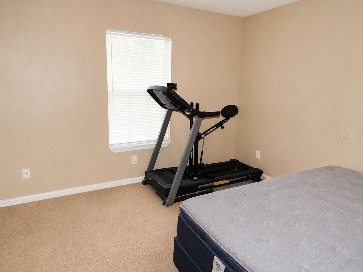 901 PECAN STREET — photo 10 of 26