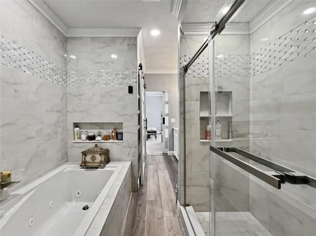816 RUNNER OAK STREET — photo 15 of 35