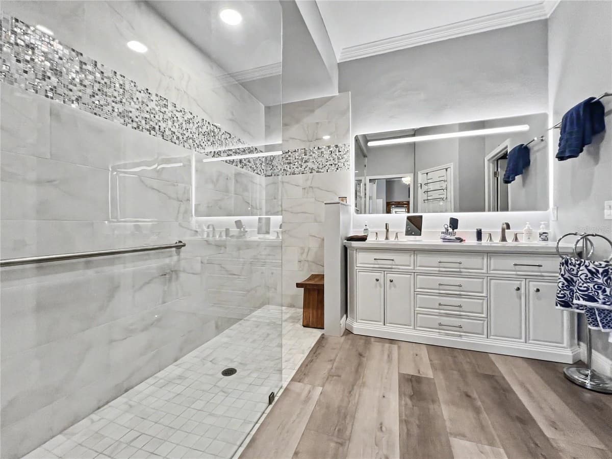 816 RUNNER OAK STREET — photo 7 of 35