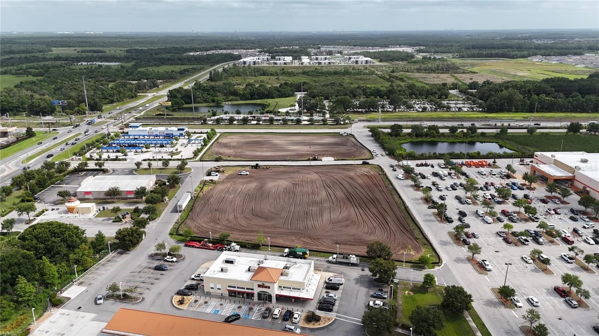 5068 OLD TAMPA HWY — photo 4 of 4
