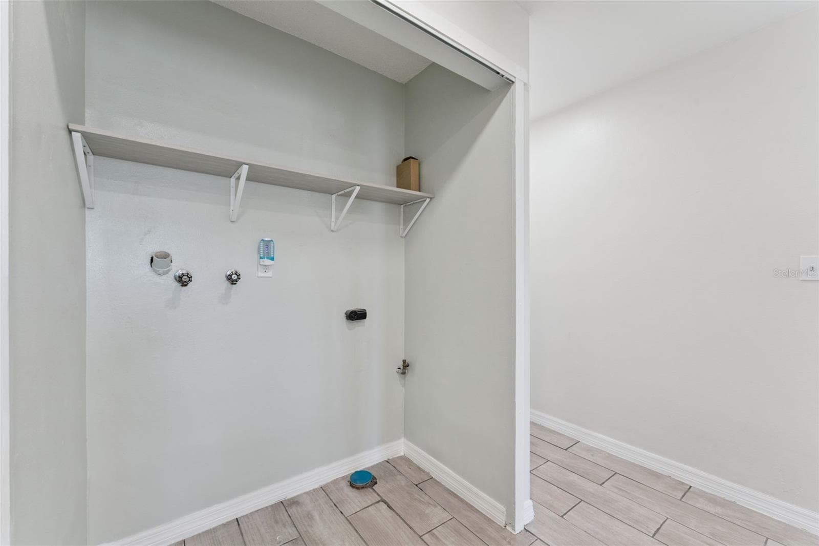1575 BUNKER HILL COURT — photo 25 of 34
