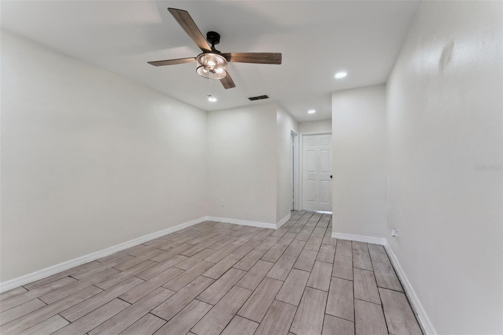 1575 BUNKER HILL COURT — photo 19 of 34