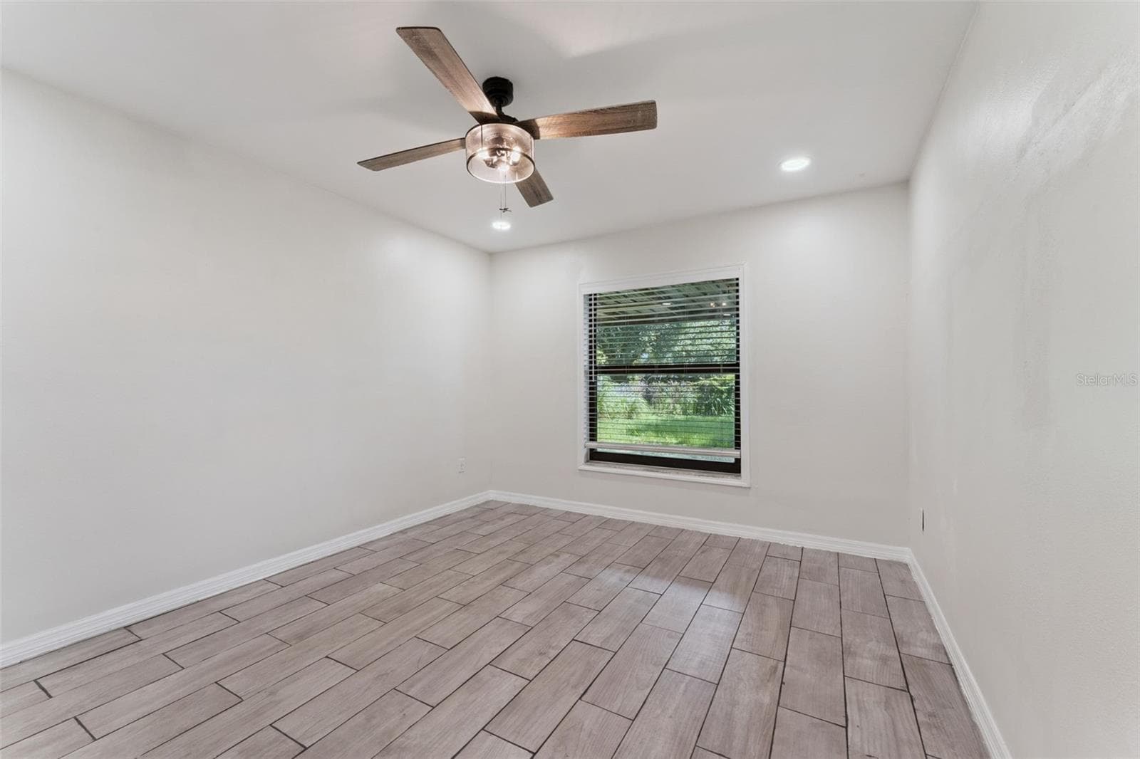 1575 BUNKER HILL COURT — photo 18 of 34