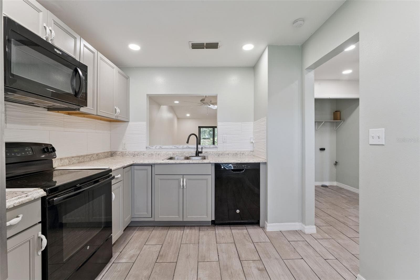 1575 BUNKER HILL COURT — photo 12 of 34