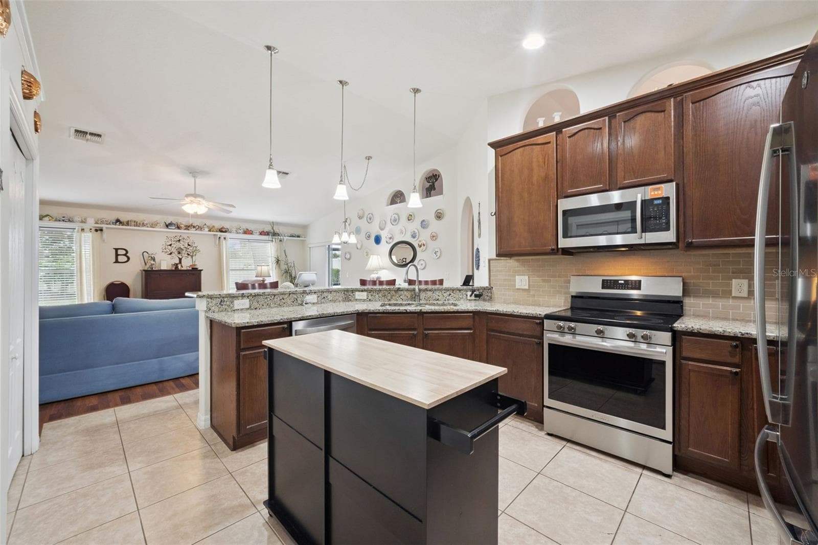 2243 WOLF RIDGE LANE — photo 4 of 57