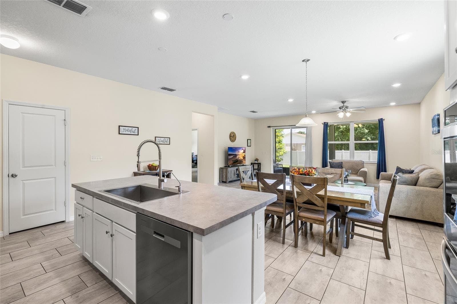 7429 IBIS DRIVE — photo 9 of 42
