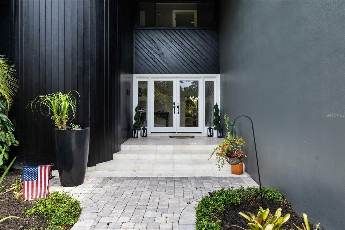410 MONTROSE AVENUE — photo 6 of 72