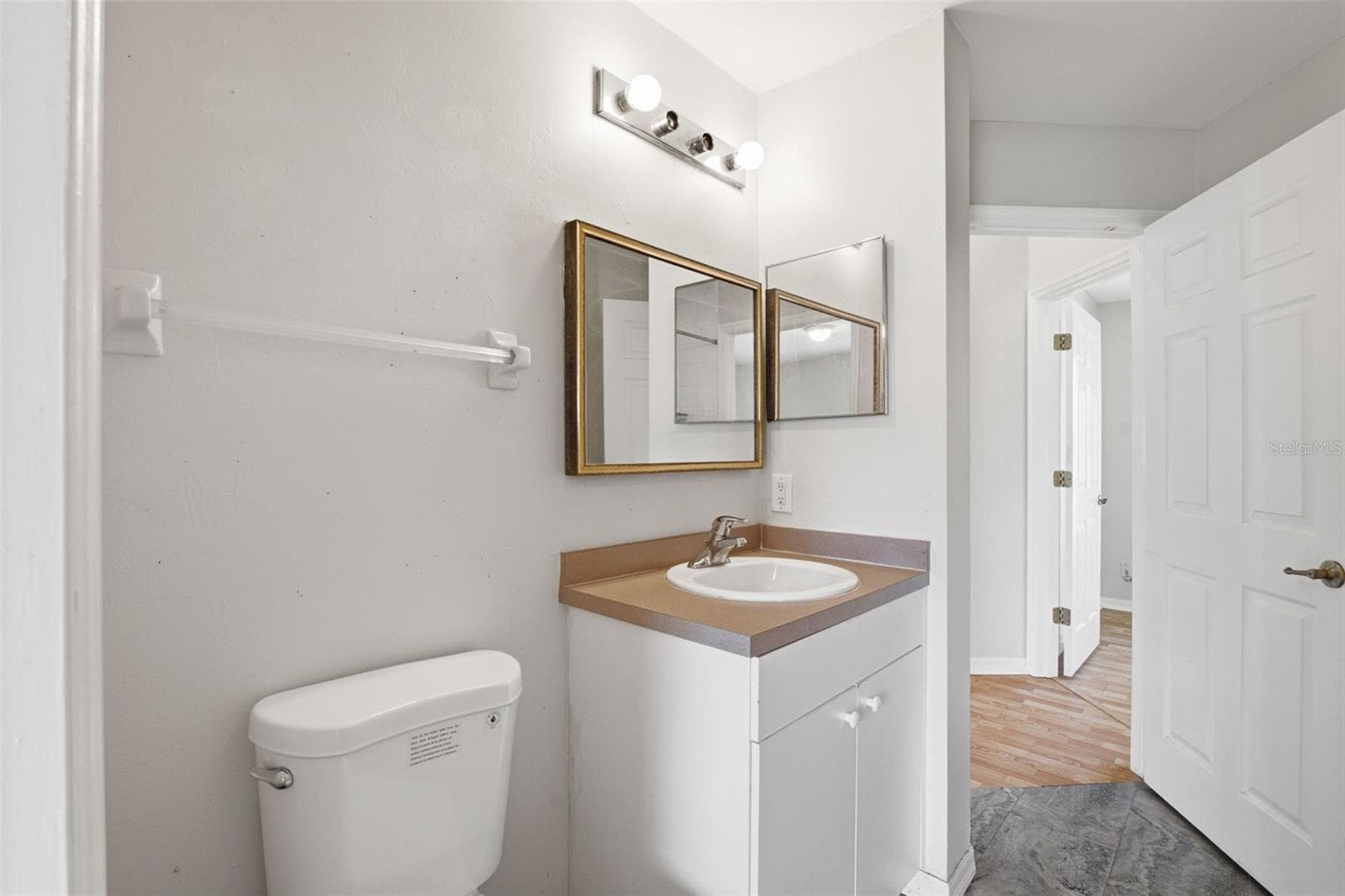 4171 MAGENTA AVENUE — photo 33 of 43